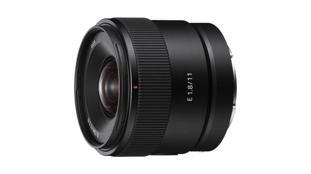 E 11mm F1.8